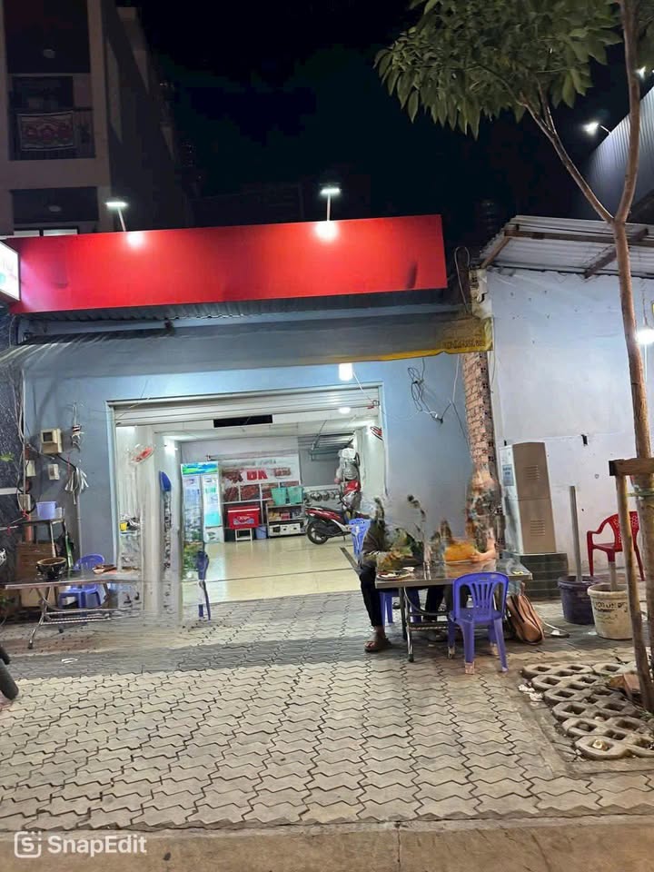 Mặt bằng 75m² Dương Quảng Hàm - Vỉa hè rộng, khu ăn uống sầm uất!