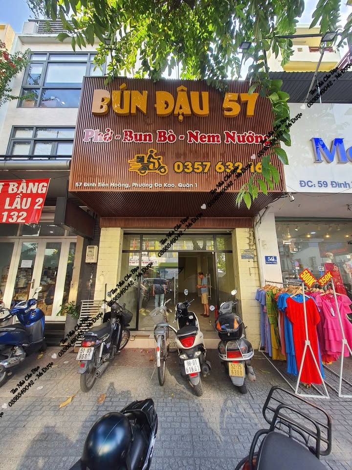 FrontHouse cho thuê Đinh Tiên Hoàng, Quận 1, 80m² - Mặt bằng cực sáng, góc vỉa hè thuận lợi!