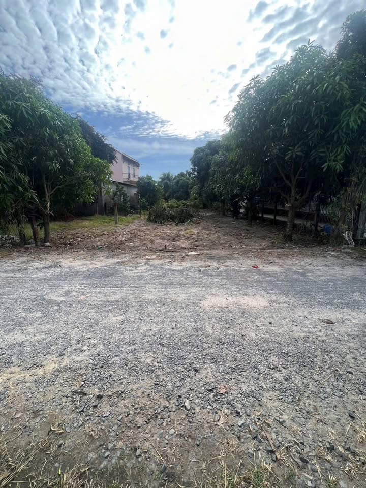 Đất nền 360m² hai mặt tiền đường Hoàng Văn Thụ, La Gi - Đầu tư sinh lời ngay!