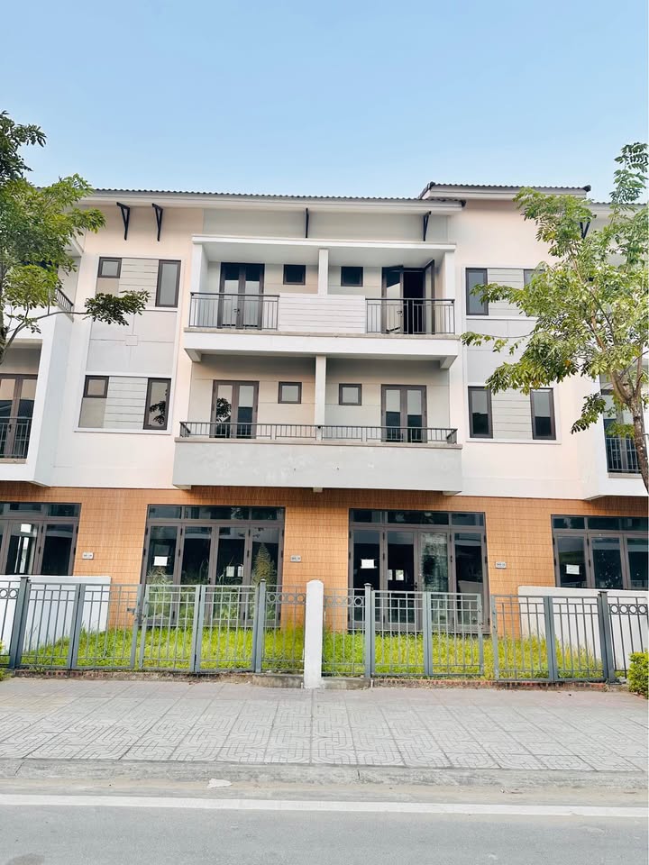 Shophouse 2 mặt tiền quận Hà Đông 100m² - Kinh doanh thuận lợi, giá tốt!