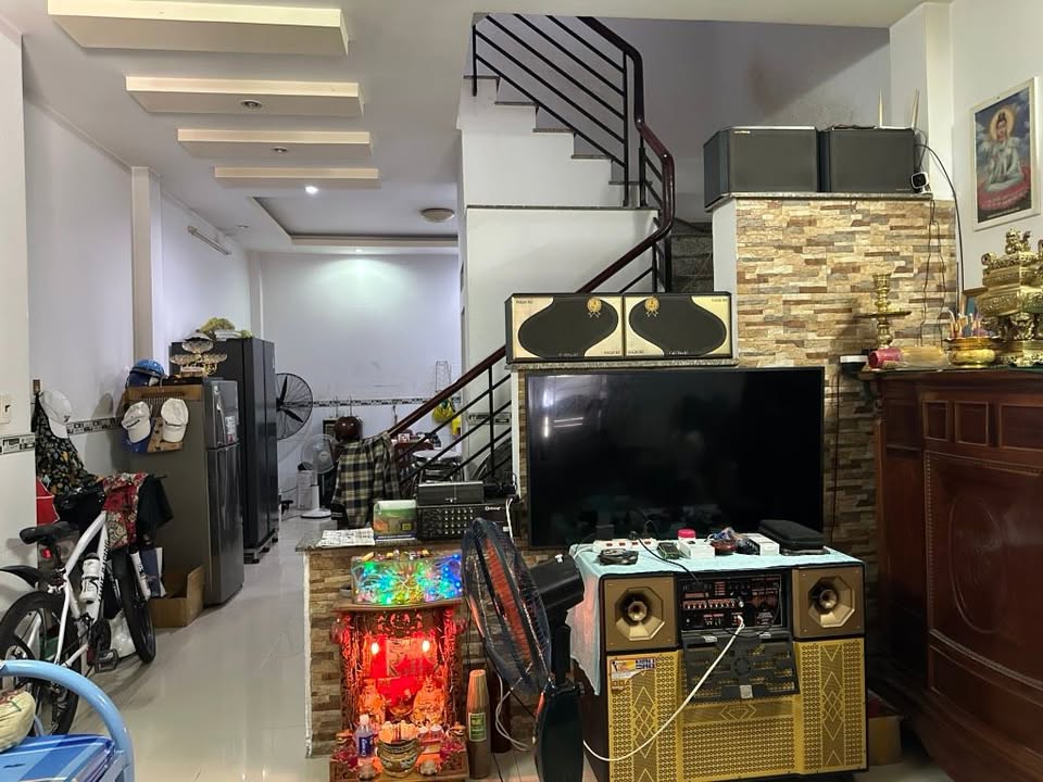 Nhà riêng hẻm Lê Quang Định, Quận Bình Thạnh 120m² giá 17 tỷ - Tiện xây mới ngay!