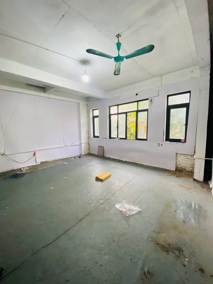 Nhà vườn cho thuê 130m² tại Khu D Geleximco, giá 17 triệu - Phù hợp làm kho, văn phòng!