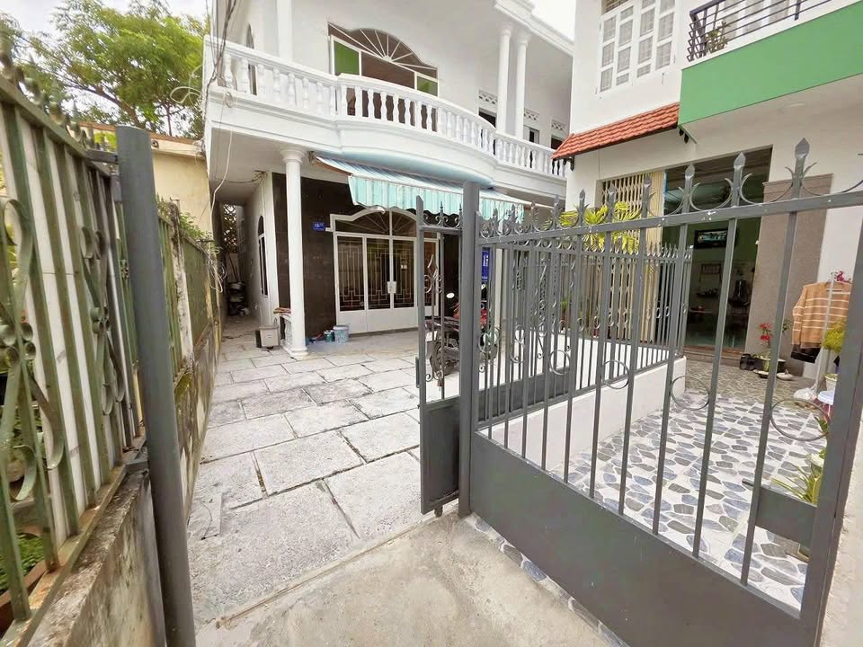 Nhà 1 tầng Phước Hải Nha Trang 135m² giá 5.5 tỷ - Sổ hồng riêng, chính chủ!