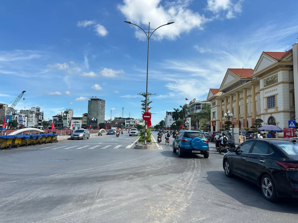 Nhà phố Hồ Sen, Lê Chân 214m² giá chỉ 30 tỷ - Đầu tư sinh lời cao!