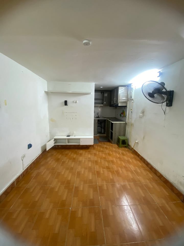 Nhà 3 tầng lô góc tại Định Công Hạ 28m² giá 2.5 tỷ - Phù hợp cho gia đình nhỏ