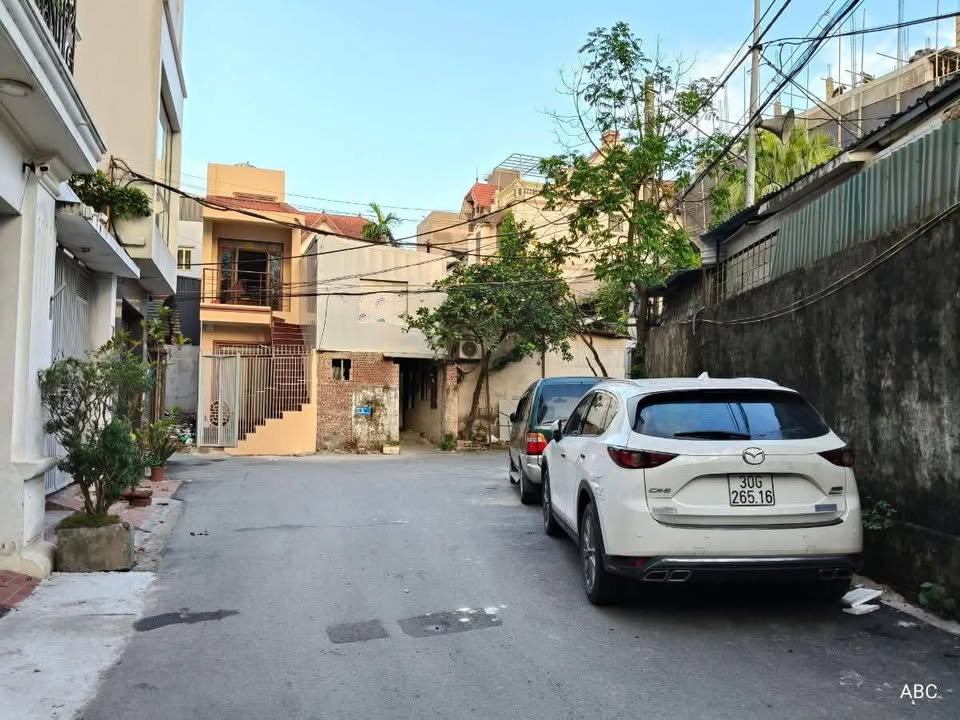 Nhà phố Âu Cơ Tây Hồ 55m² giá 15.5 tỷ - Thiết kế hiện đại, thang máy sang trọng