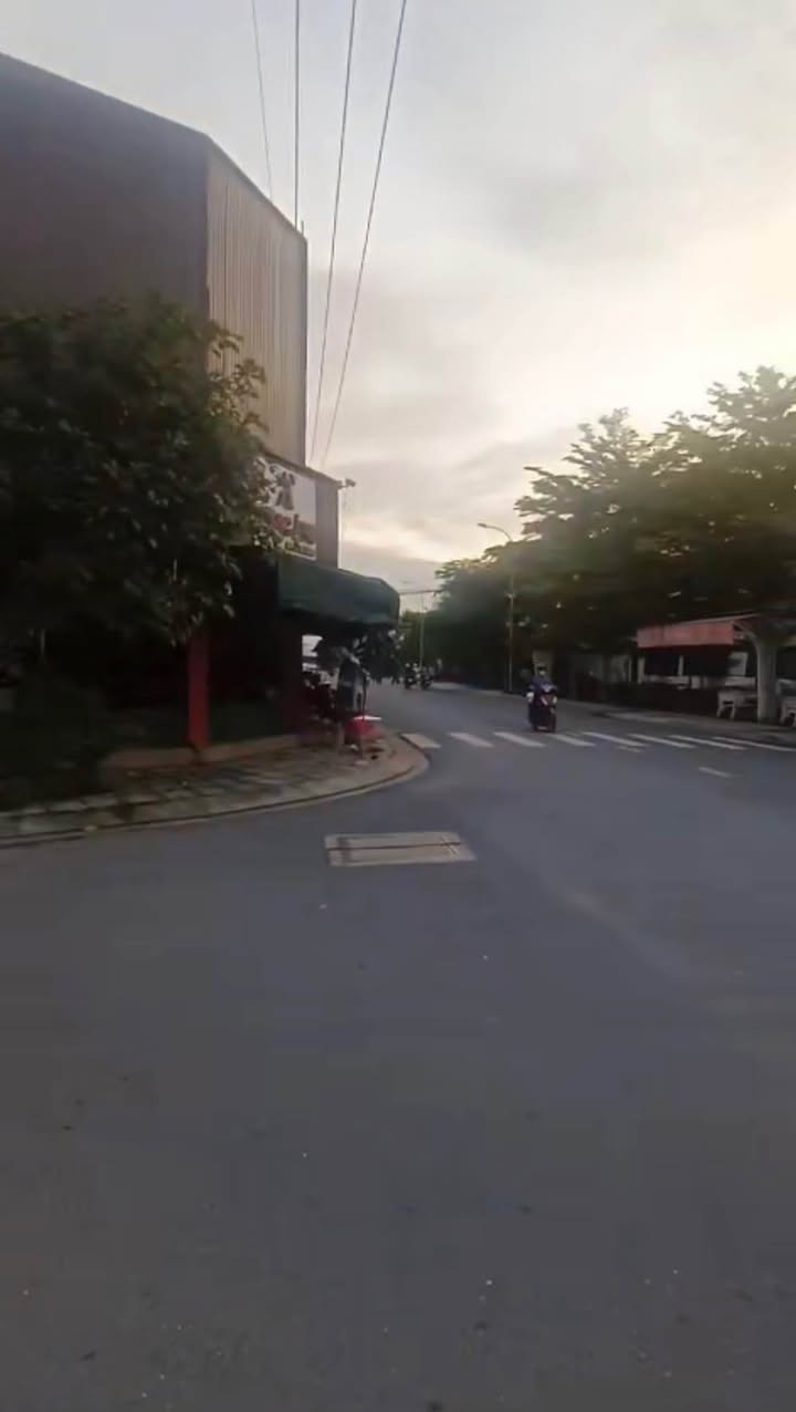 Nhà bán Hóc Môn 120m² giá 3.85 tỷ - Sổ hồng riêng, thu nhập 6 triệu/tháng