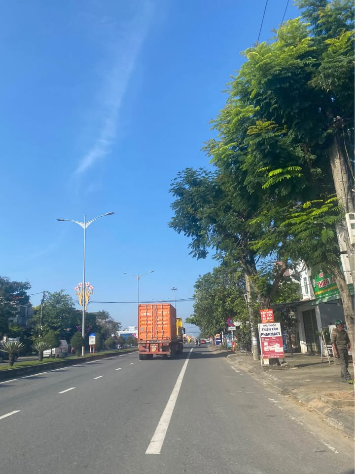 Nhà liền kề cho thuê mặt tiền đường Trần Thủ Độ, 101m² giá 5 tỷ - Kinh doanh sầm uất!