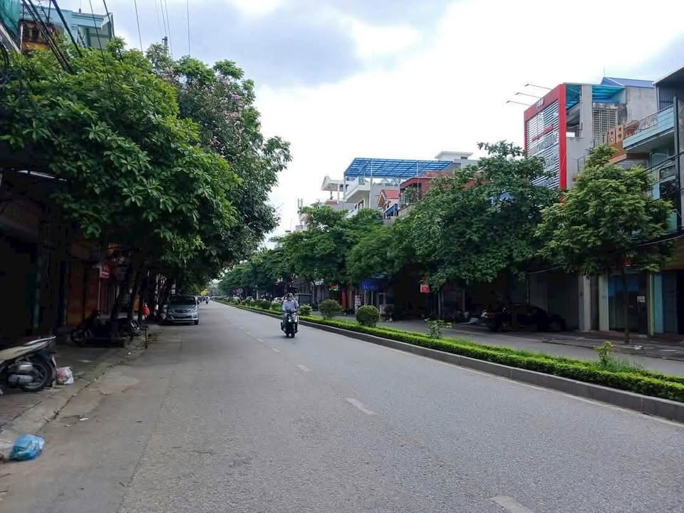 Nhà mặt đường Trường Chinh, Nam Định 72,5m² giá 9.x tỷ - Dòng tiền ổn định!