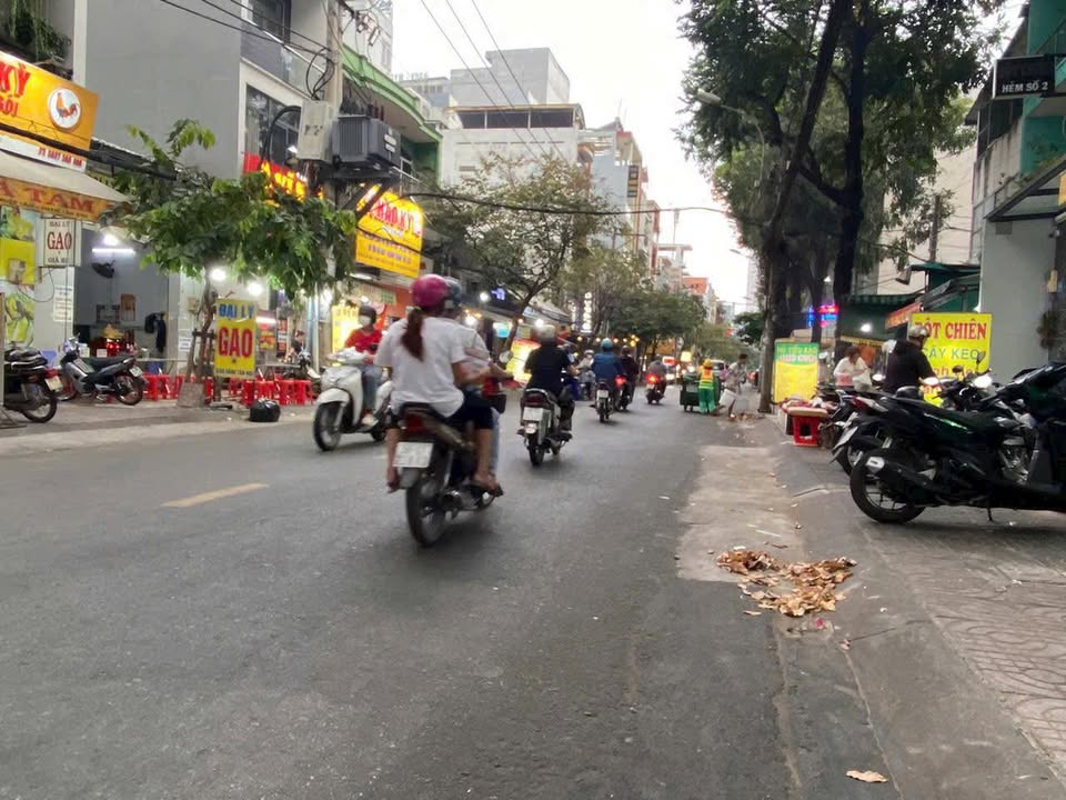 Bán FrontHouse mặt tiền chợ Cây Keo, 72m² giá 15.5 tỷ - Cơ hội kinh doanh đắc địa!