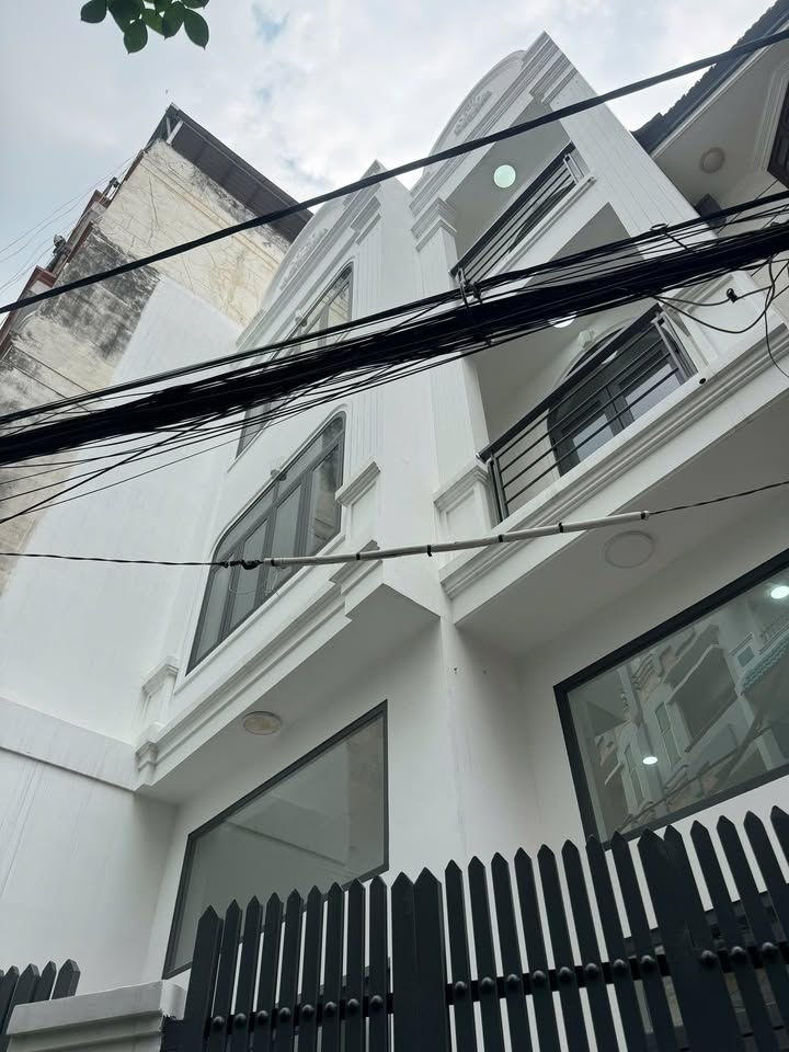 Nhà cho thuê tại Bạch Đằng, Quận Tân Bình - 6 phòng ngủ, 6 toilet, giá thỏa thuận!