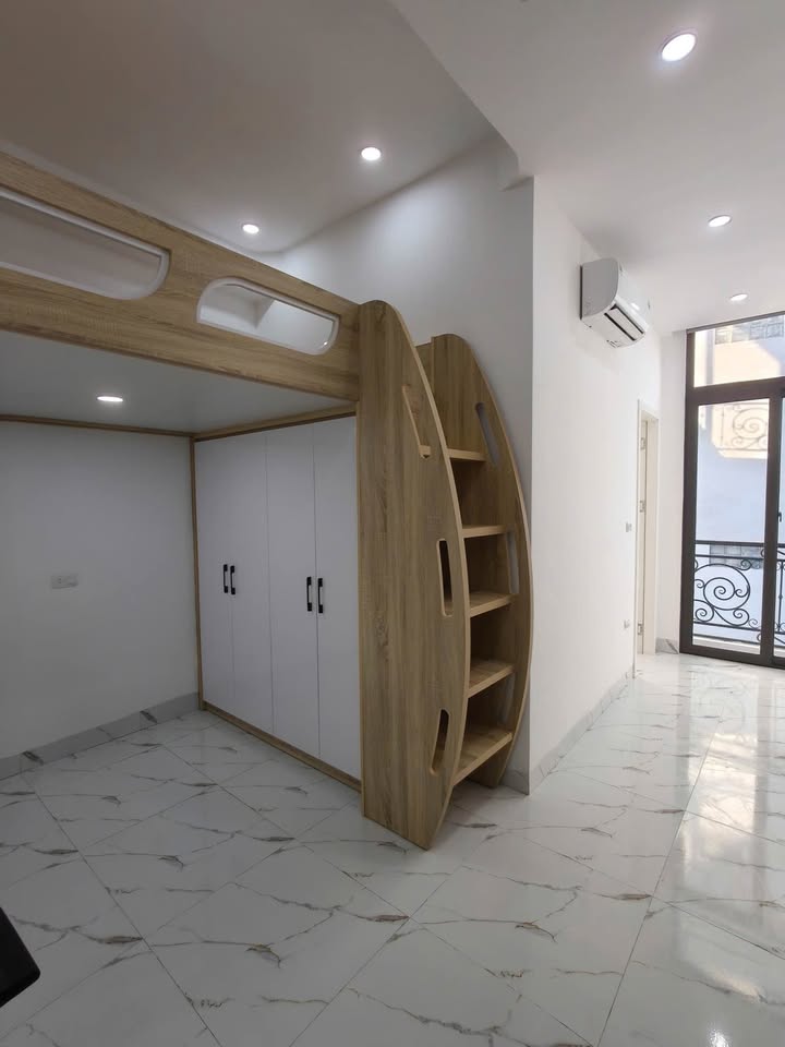 Chung cư mini Nguyễn Trãi 45m² giá thỏa thuận - Sổ đỏ chính chủ, sửa chữa thoải mái!