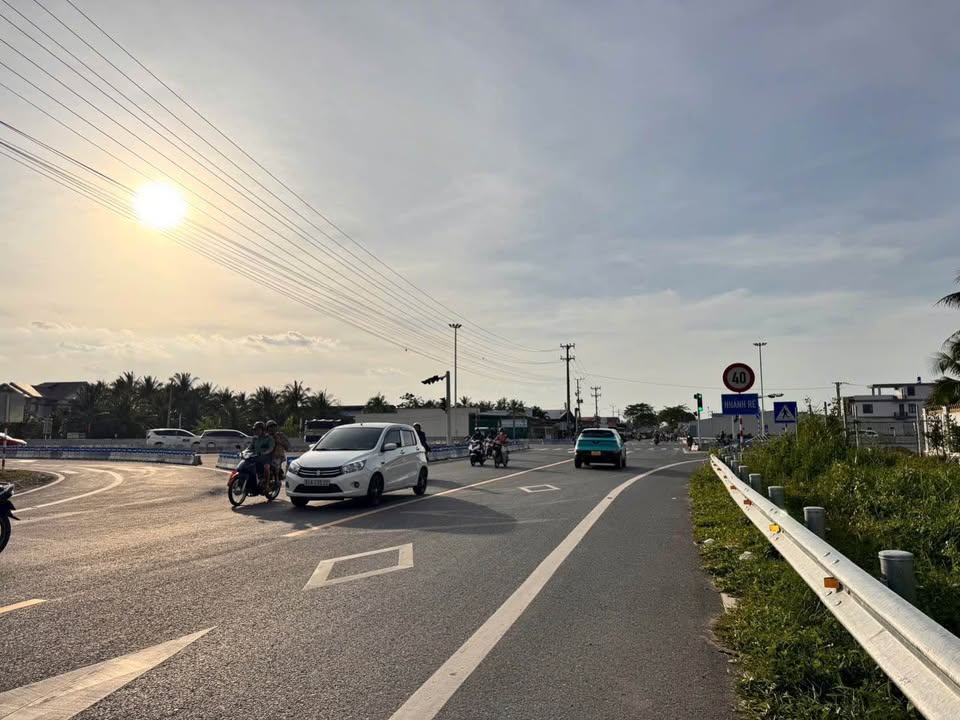 Đất nền mặt tiền đường Gom RM2, xã Sơn Đông, 1200m² giá 6 tỷ - Cơ hội đầu tư hấp dẫn!