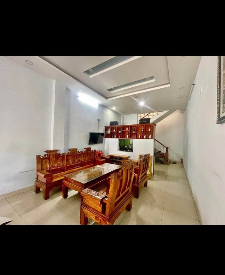 Nhà 4 tầng mặt tiền Nguyễn Khánh Toàn, Đà Nẵng - Đầu tư sinh lời 10 triệu/tháng!