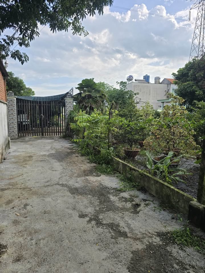 Nhà bán Phước Bình, Thủ Đức 68m² giá 4.45 tỷ - Sổ vuông vức, tiện ích đầy đủ!