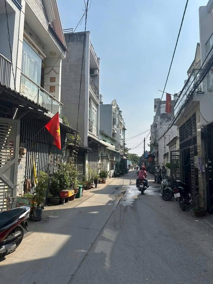 Nhà hẻm 6m Đường số 6, Bình Tân 32m² giá 3.1 tỷ - Nhà 1 lầu hoàn công!