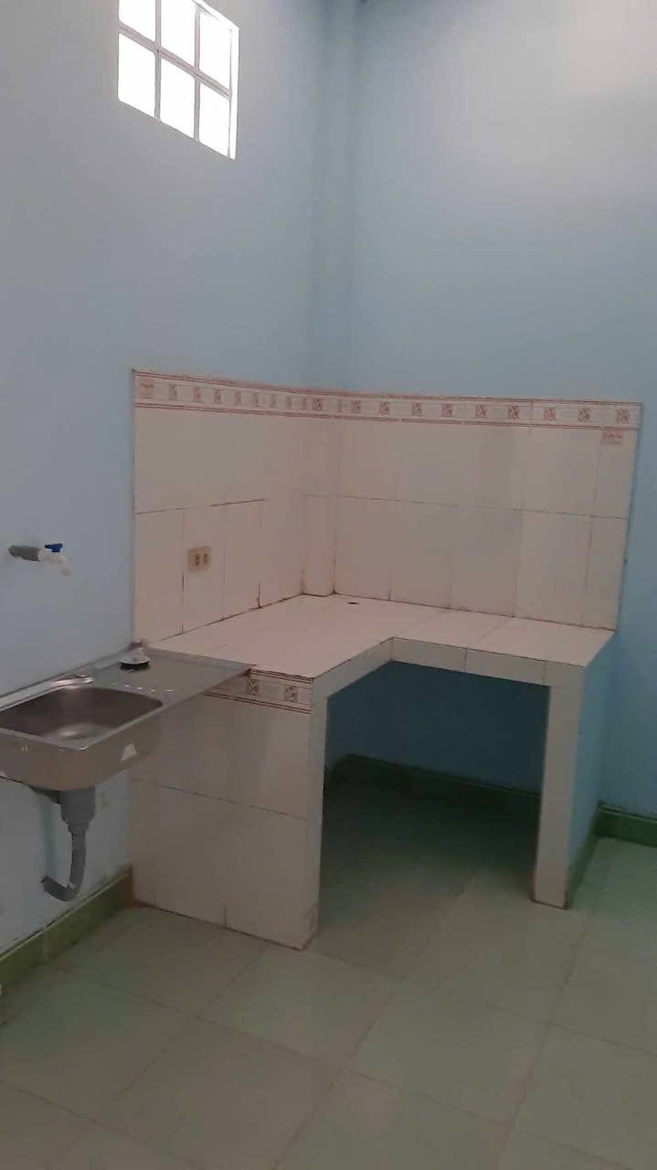 Nhà nguyên căn cho thuê tại Phú Long 1.6 triệu - Giá yêu thương cho hợp đồng lâu dài!