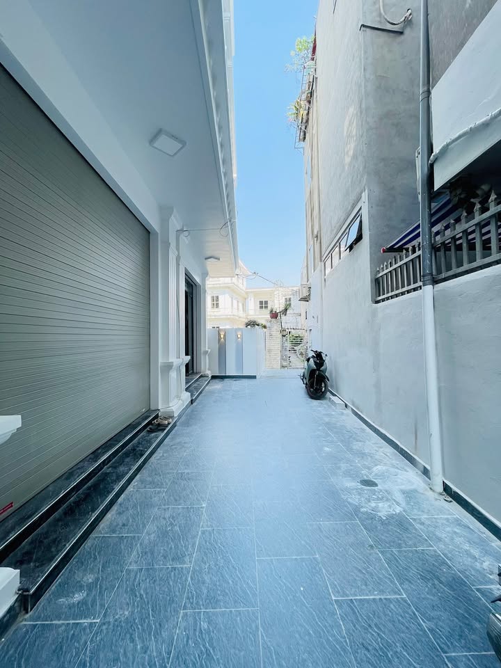 Nhà 4 Tầng Tuyến 3 Phố Lê Hồng Phong, Hải An, Hải Phòng - Giá 3.95 tỷ - Thiết kế hiện đại, chính chủ!