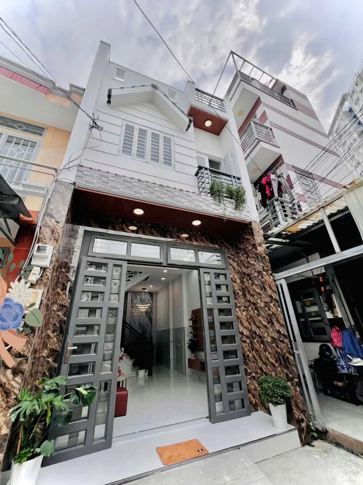 Nhà Gò Vấp 50m² giá 5.85 tỷ - Thiết kế mới đẹp, vào ở ngay!