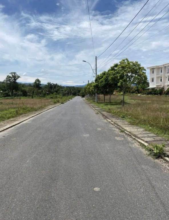 Đất nền khu Hoàng Thành, Đắk Cấm, 115m² chỉ 599 triệu - Cơ hội đầu tư tuyệt vời!