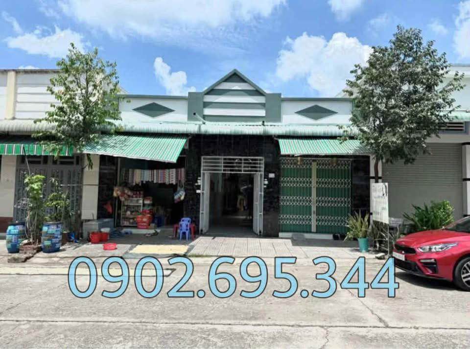 Dãy trọ 10 phòng + 2 kiot tại KCN Lê Minh Xuân 300m² giá 875 triệu - Đầu tư sinh lời ngay!