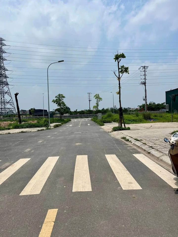 Đất dịch vụ Song Phương 81.6m² - Gần trạm tàu điện, giá thỏa thuận!