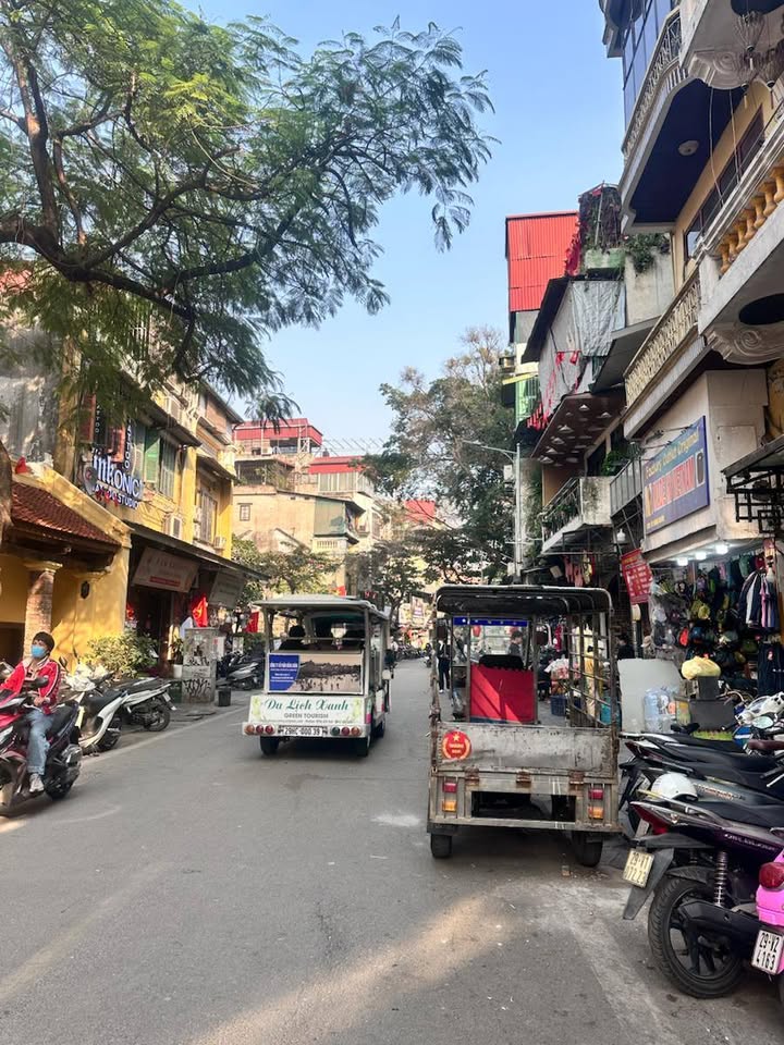 FrontHouse Hàng Buồm, Hoàn Kiếm 250m² giá 169 tỷ - Đầu tư sinh lời bền vững!