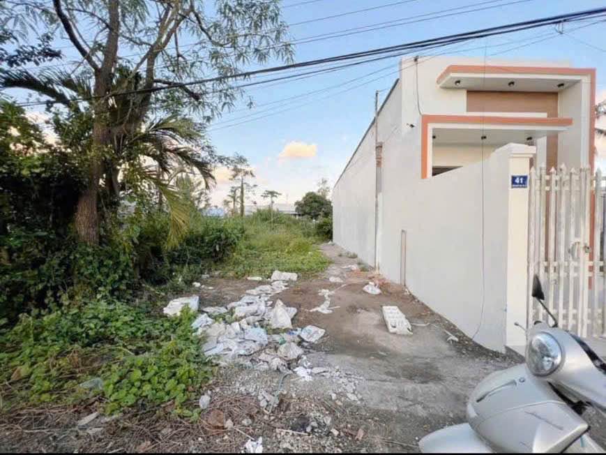 Đất nền 2 mặt tiền Sương Nguyệt Anh & hẻm 42 Trần Quang Khải 200m² giá 2.2 tỷ - Tiềm năng đầu tư cao!