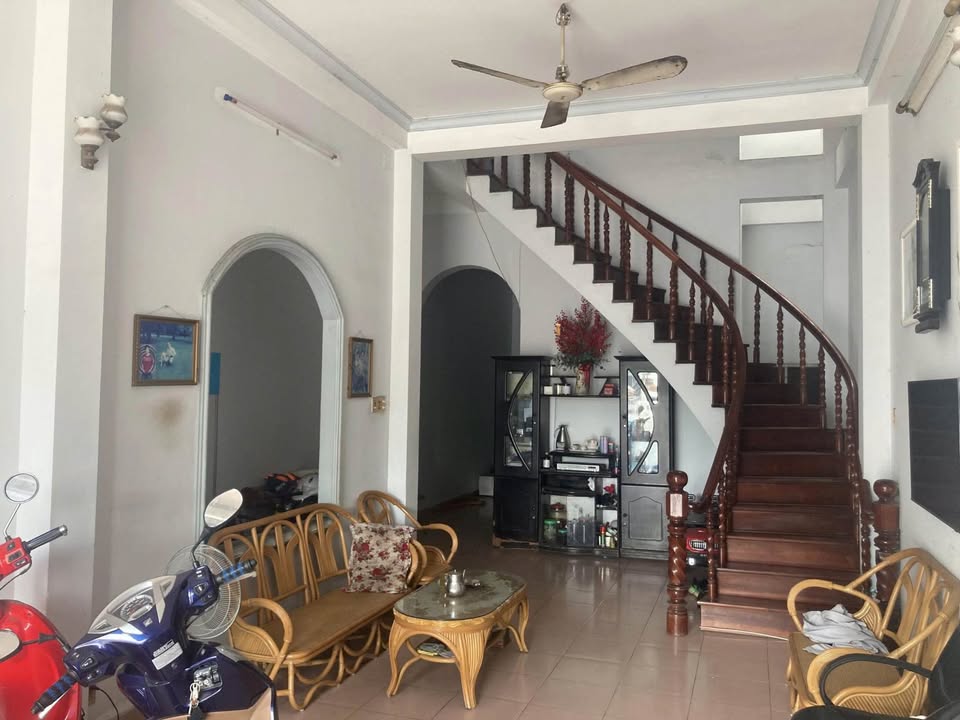 Nhà mặt tiền đường Trường Sa, Nha Trang 97,5m² giá 14,5 tỷ - Vị trí đẹp, tiện ích đầy đủ!