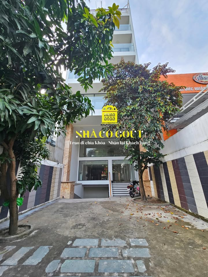 Cho thuê tòa nhà văn phòng tại Thảo Điền, Quận 2 - Diện tích 213m², kinh doanh tự do!