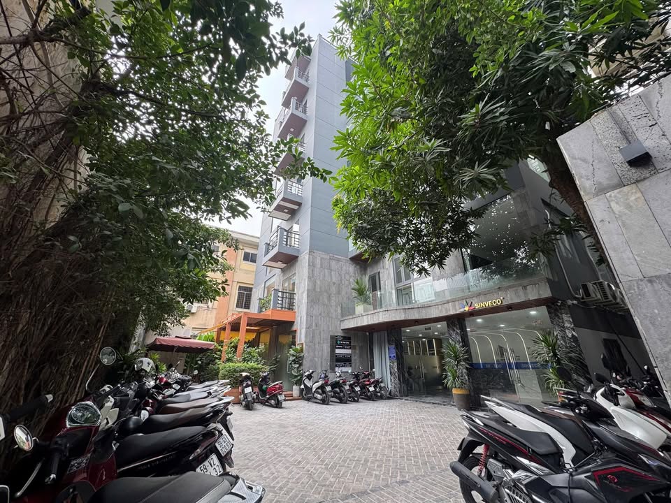 Tòa nhà văn phòng 215 Nguyễn Văn Thủ Quận 1 812m² giá 500 tỷ - Đầu tư sinh lời cao!