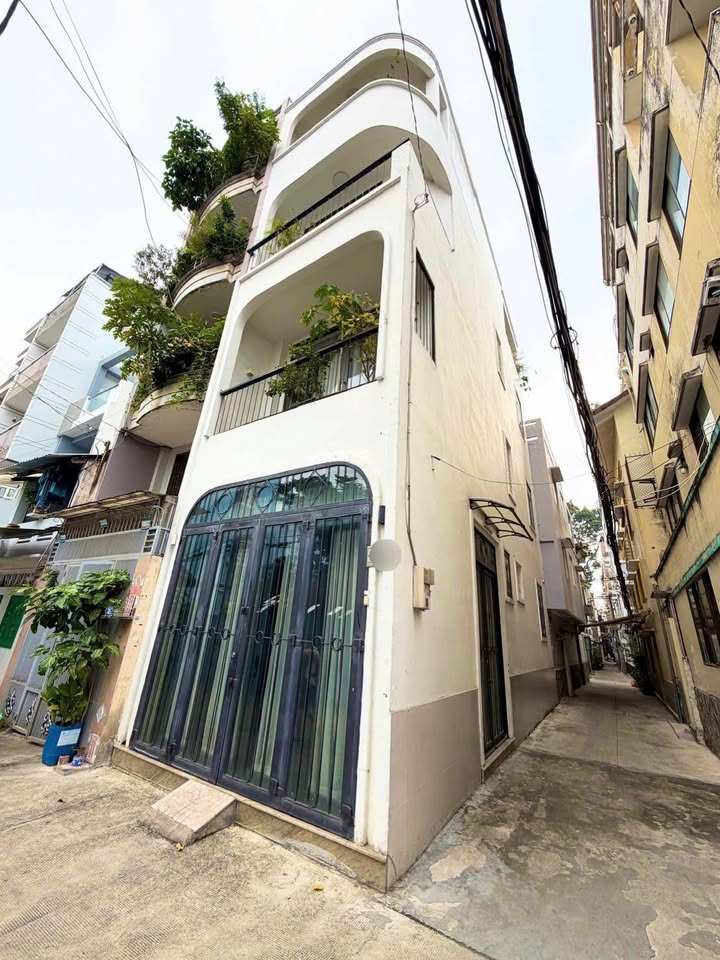 Nhà góc 2 mặt tiền hẻm Hòa Hảo 48m² giá 11.9 tỷ - Cơ hội đầu tư tuyệt vời!