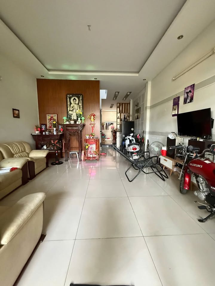 Nhà cấp 4 và nhà lầu 170m² tại Hóc Môn - Chính chủ bán gấp 6.6 tỷ!