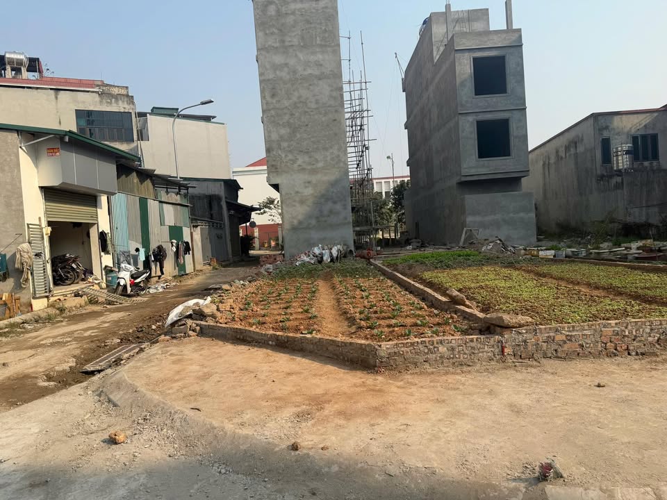 Đất nền Trạm Trôi 57m² giá 10 tỷ - Cơ hội đầu tư hấp dẫn!