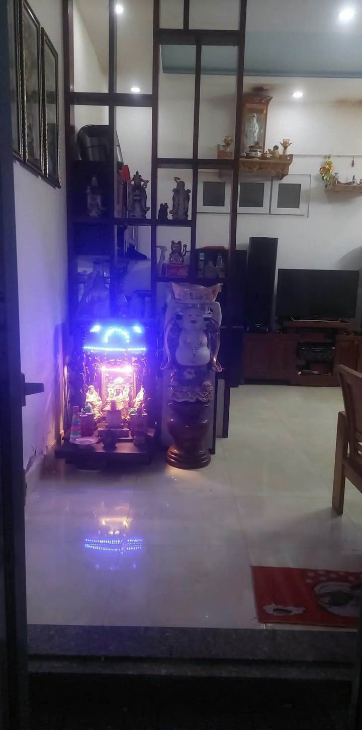 Nhà cấp 4 kiệt ô tô Dương Thiệu Tước 67m² giá 1.87 tỷ - Vị trí thuận lợi không ngập lụt!