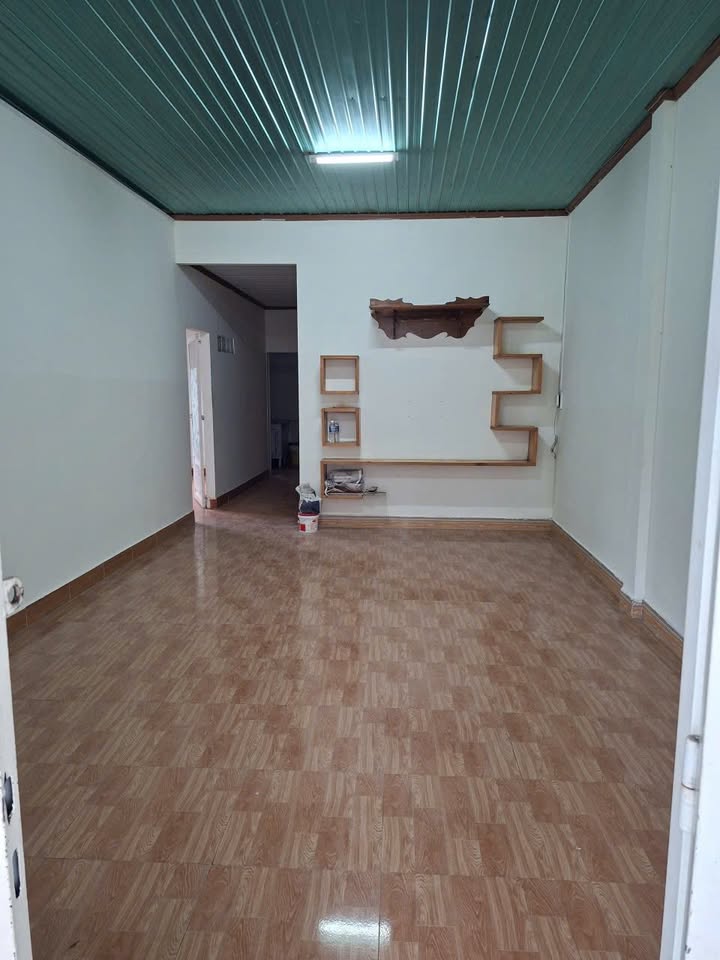 Nhà Hẻm 37 Nguyễn Chí Thanh 102m² giá 1.95 tỷ - Sổ hồng chính chủ, thổ cư hoàn công!