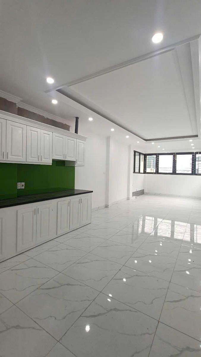 Nhà mặt ngõ 734 Kim Giang, 44m² giá 12.5 tỷ - Kinh doanh tốt, ô tô đỗ cửa!