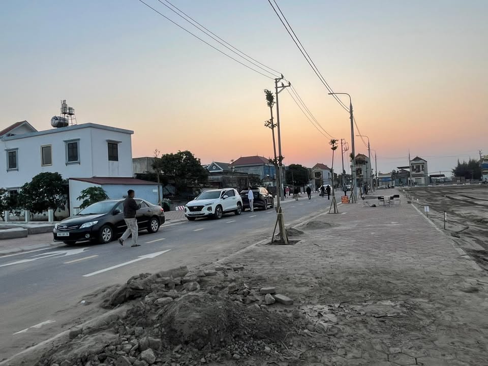 Đất nền dự án tại xã Hải Lộc, 100m² giá 1.25 tỷ - Hướng Nam view sông thoáng mát!