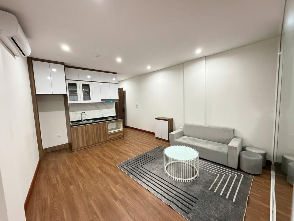 Căn hộ cho thuê tại Lạc Long Quân, Tây Hồ 45m² - Thiết kế hiện đại, đầy đủ nội thất!