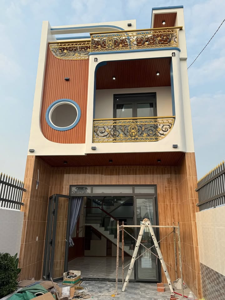 Nhà lầu mặt tiền đường bê tông xã Mỹ Hạnh 175m² giá 3.5 tỷ - Đầu tư sinh lời hấp dẫn!