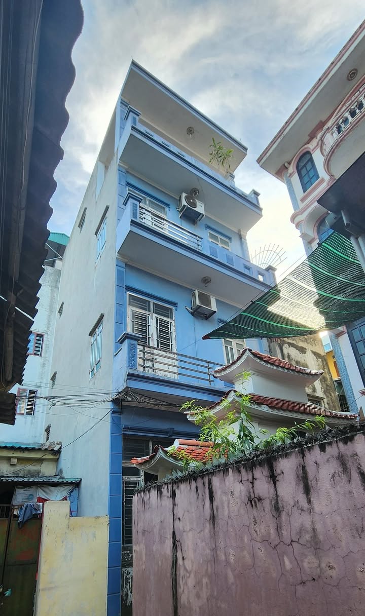 Nhà 4 tầng tại Hoàng Hoa Thám, Thái Bình 36.8m² chỉ 2 tỷ - Nhà đẹp chính chủ!