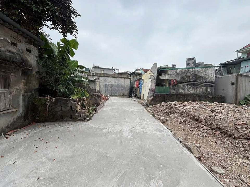 Đất nền Hạ Long 50m² giá 700 triệu - Vị trí trung tâm, giao thông thuận tiện!