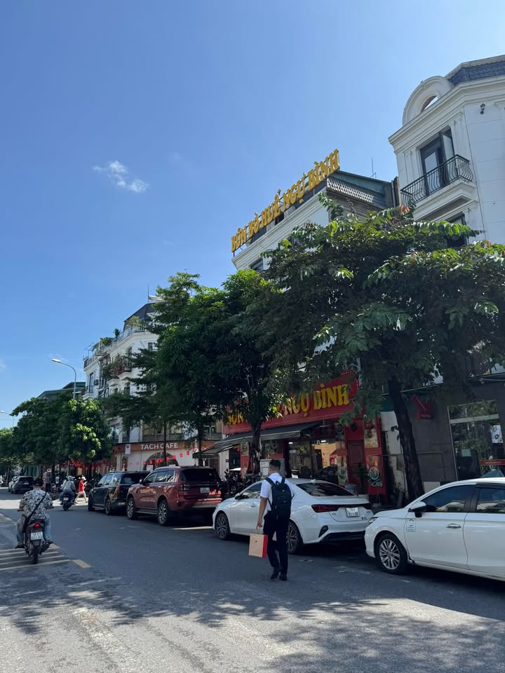 Lô đất VIP Gia Lâm 55m² giá 10 tỷ - Đầu tư sinh lời bền vững!