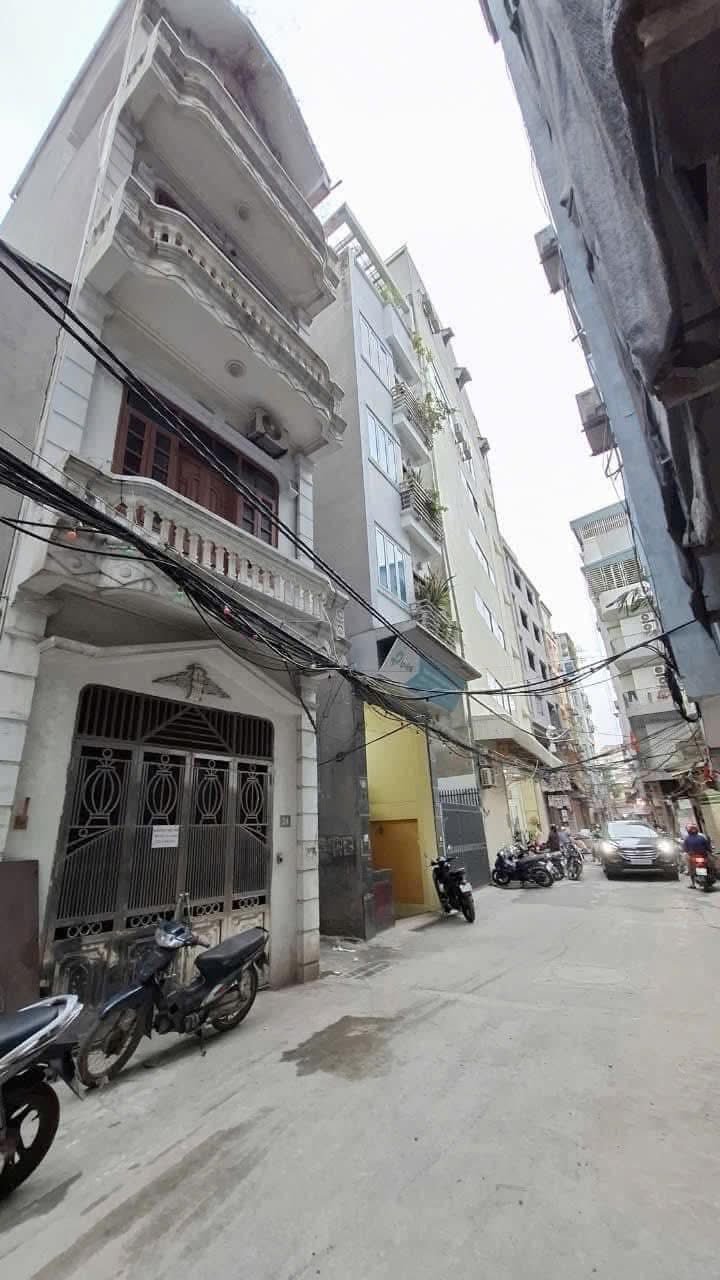 Nhà riêng Mễ Trì 56m² 5 tầng - Kinh doanh đỉnh cao, ô tô tránh trước nhà!