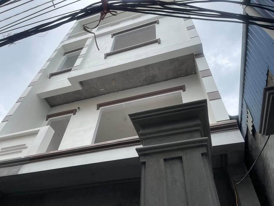 Nhà 3 tầng Trần Thánh Tông, 76m² giá 2.78 tỷ - Thương lượng hấp dẫn!