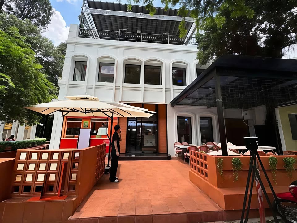 Nhà Góc 2 Mặt Tiền Võ Văn Tần, Quận 3 - Diện Tích 600m² - Kinh Doanh Tự Do!