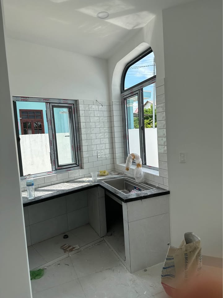 Nhà nguyên căn 2 tầng Cầu Dứa 100m² giá 11 triệu - Sáng sủa, mát mẻ, có vườn