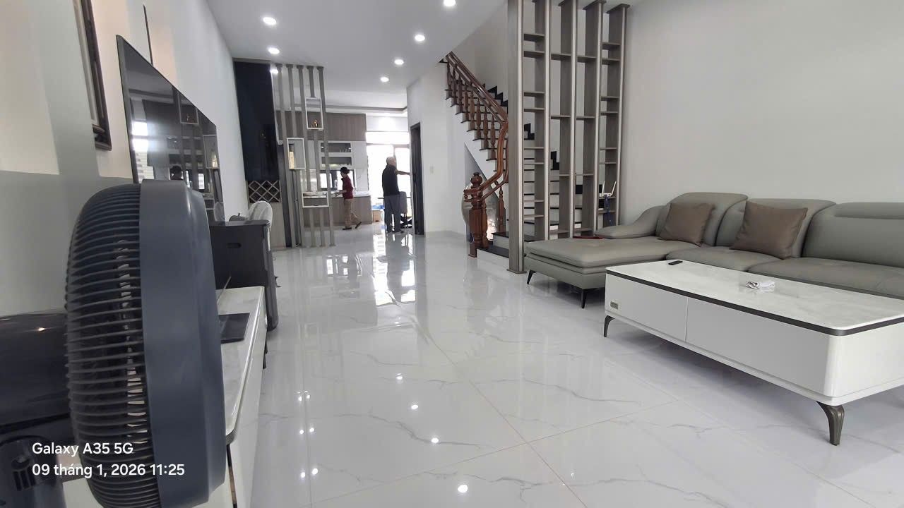 Cho thuê nhà 3 tầng KĐT Mỹ Gia Nha Trang 100m² giá 25 triệu - Full nội thất hiện đại!