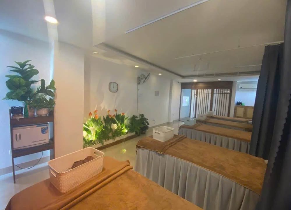 Sang Spa 7 tầng đường Nguyễn Thiện Thuật - Giá 900 triệu, đầy đủ thiết bị