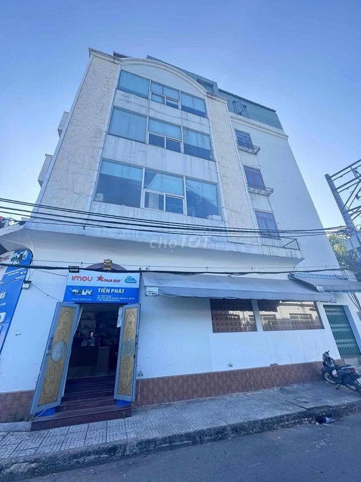 Cho thuê nhà góc 2 mặt tiền Hòa Bình 96m² giá 32 triệu - Thang máy tiện lợi!